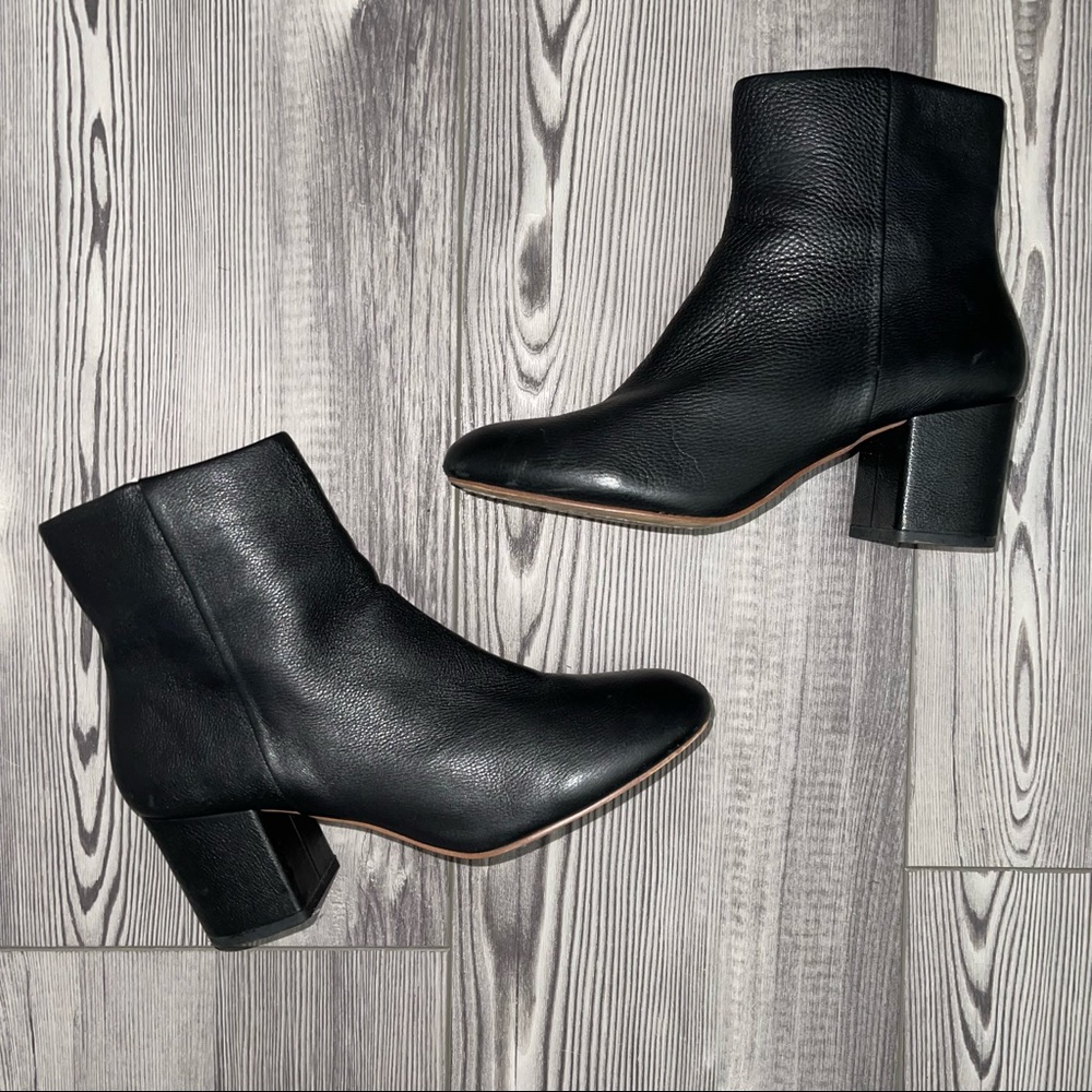 Splendid Black Leather Round Toe Heeled Booties